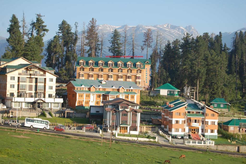 Hotel Zahgeer Continental Gulmarg Extérieur photo