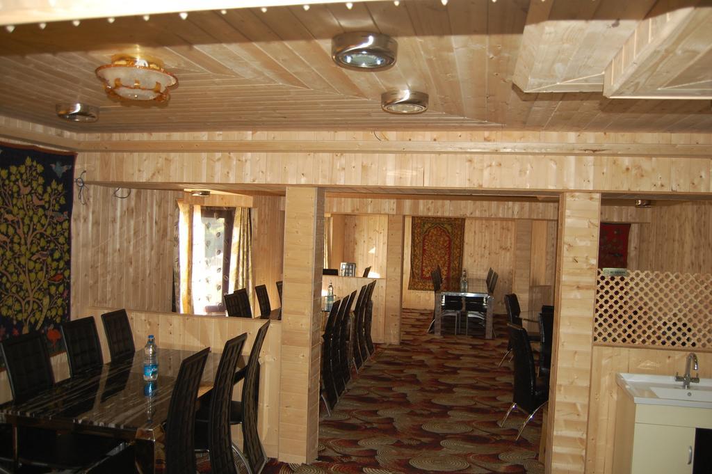 Hotel Zahgeer Continental Gulmarg Chambre photo