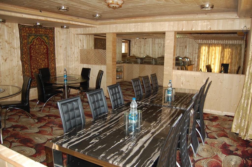 Hotel Zahgeer Continental Gulmarg Chambre photo
