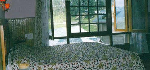 Hotel Zahgeer Continental Gulmarg Extérieur photo